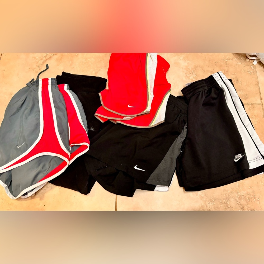Lot of Sz Med Nike shorts